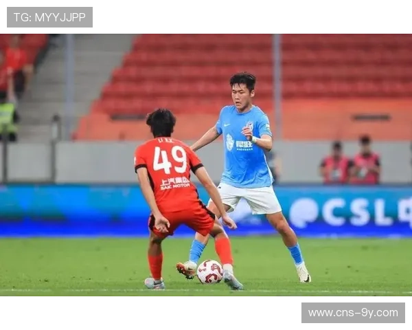 吕焯毅半场爆射偏出,大连英博主场狂攻无果 吕焯毅半场爆射偏出,大连英博主场狂攻无果